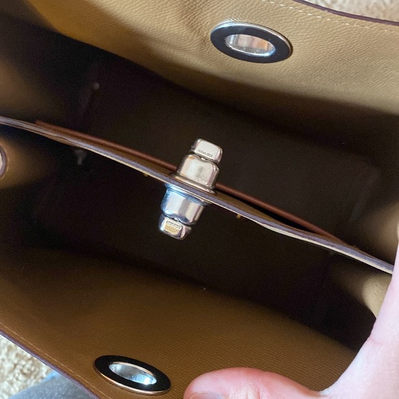 Coach Charlie Bucket shoulder Bag In Signature Canvas - Picture 11 of 17